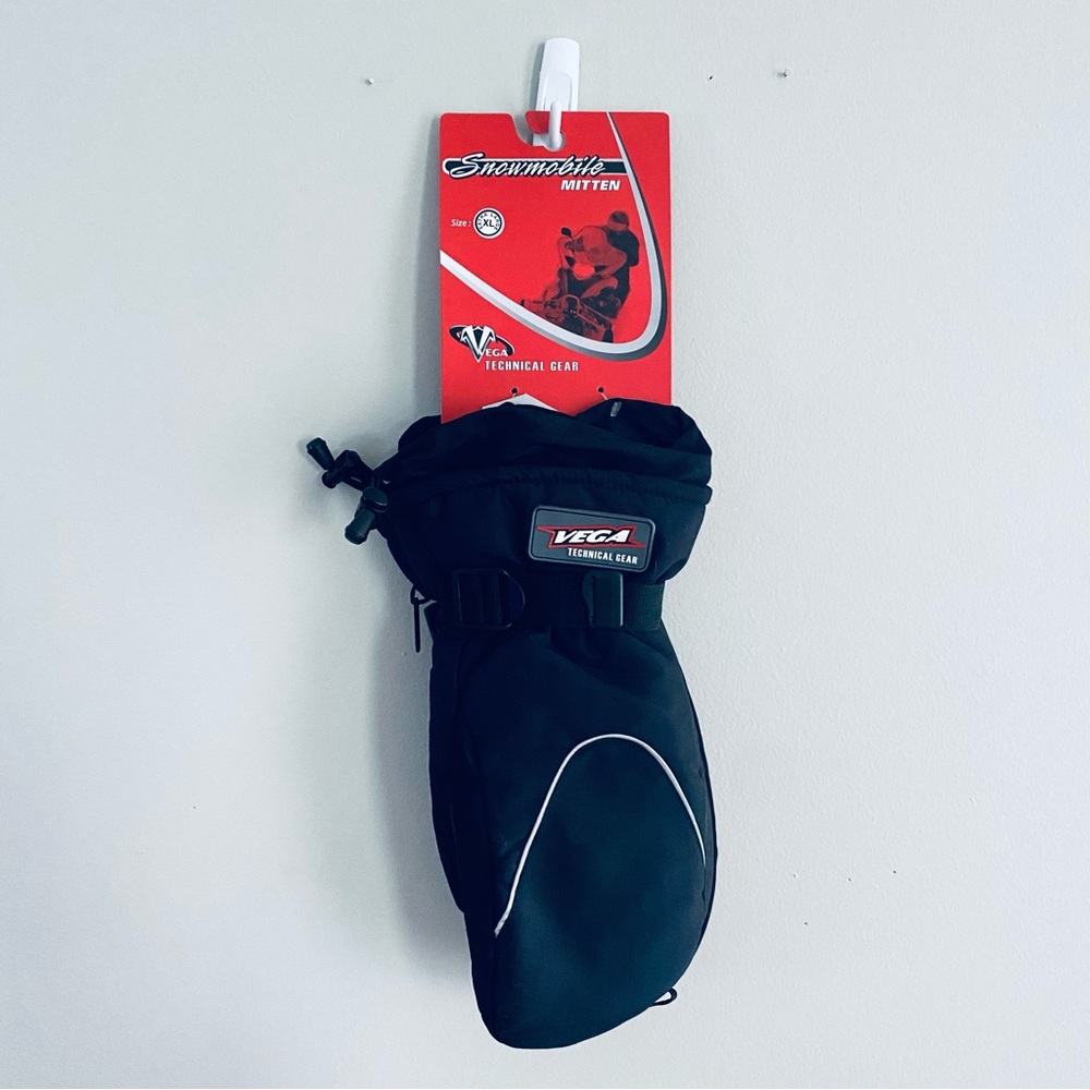 VEGA Technical Gear Black Snow Mobile Mitten Size XL NWT